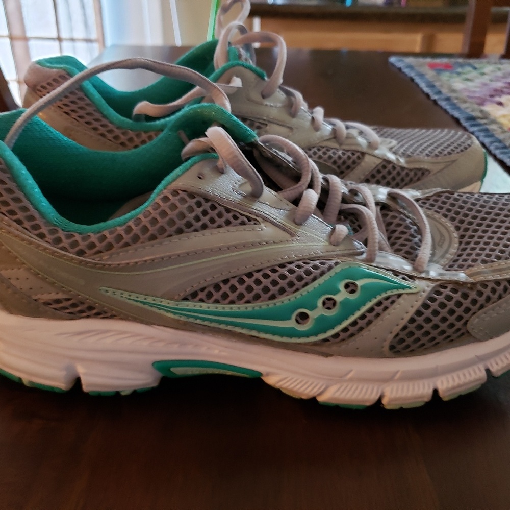 Women's shoes